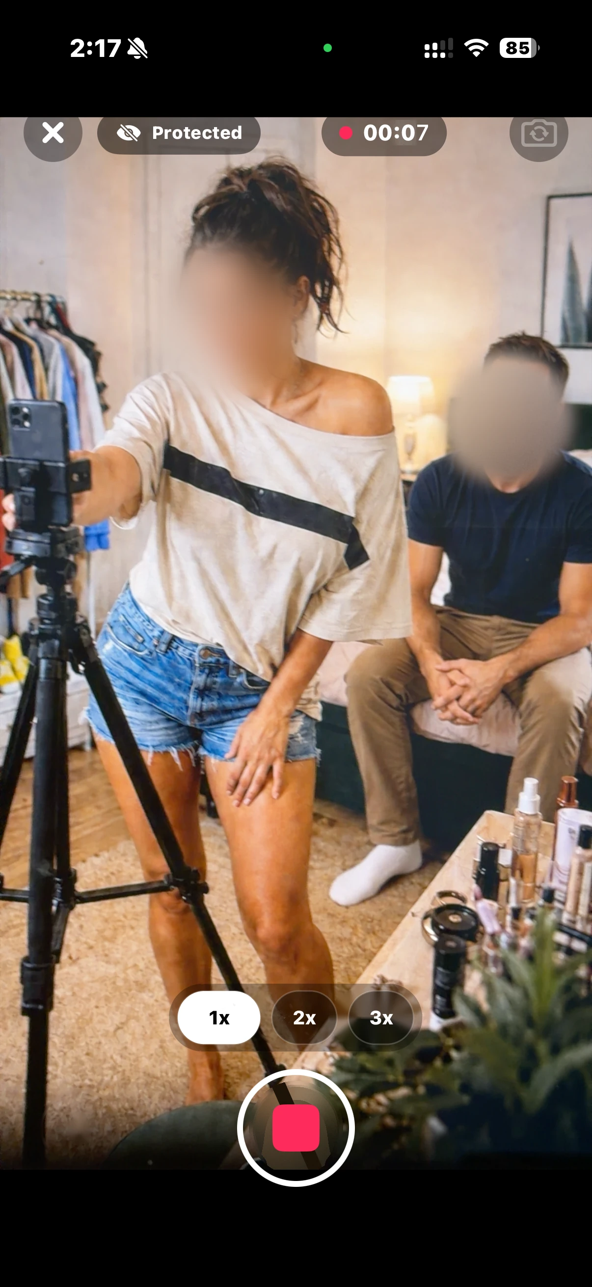 Live BleepFace camera recording at 1x with both faces blurred